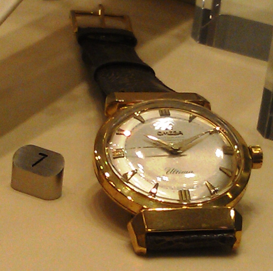 B21 case 6 centenaries watch no 7 Ultima with hooded lug.jpg