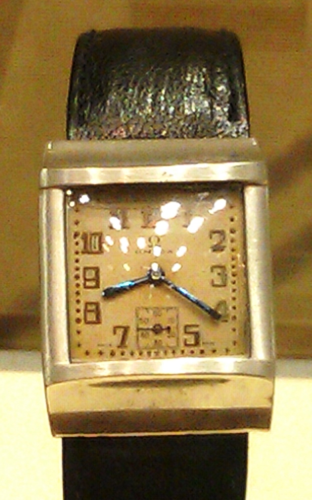 B28 case 8 Early sea theme watch no 3 blued second hand in SS case.jpg