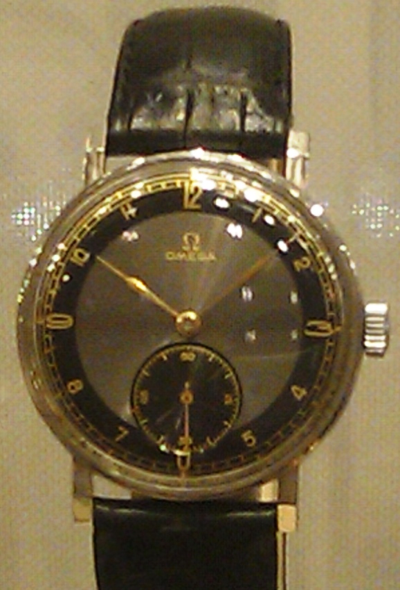 B44 case 13 Telemetre and subseconds watch no 8 YG sub second black dial.jpg