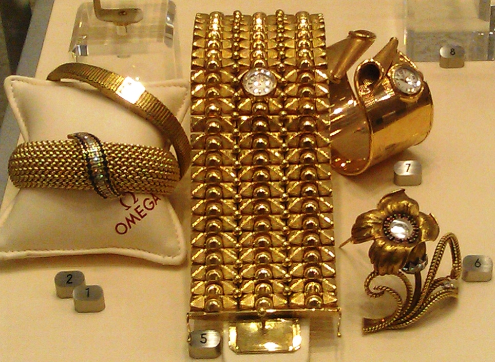 B50 case 16 Later days jewellery watches for ladies watch no 1 2 5 6 7 gold.jpg