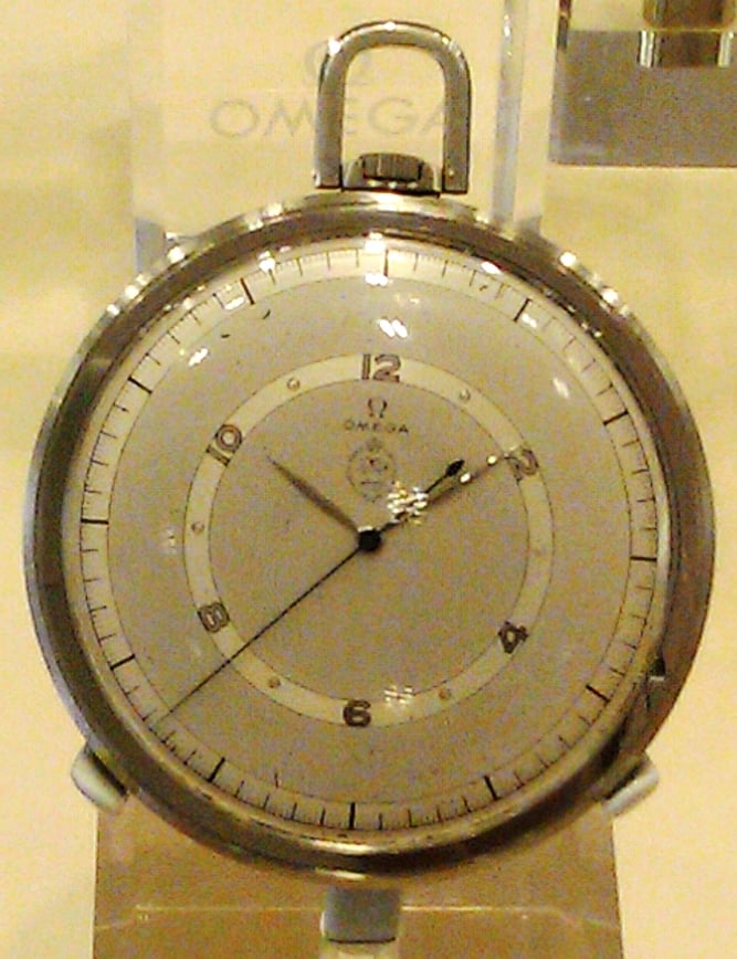 E22 Case 90 Saudi royal symbol pocket watches.jpg