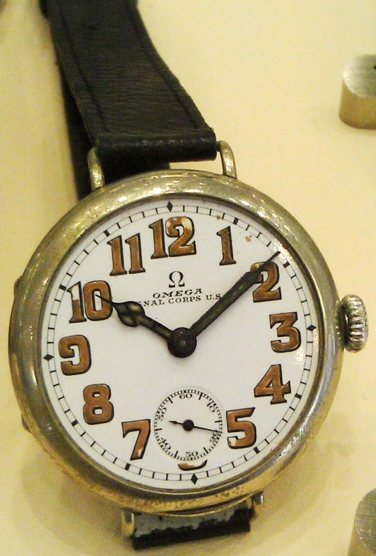 E39 Case 94 Official Military US Corps watch.jpg