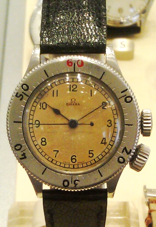 E41 Case 94 Official military watch 1.jpg