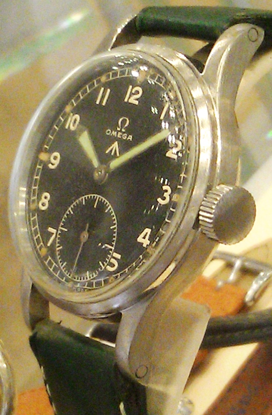 E44 Case 94 Official Military RAF thin arrow sub second watch.jpg