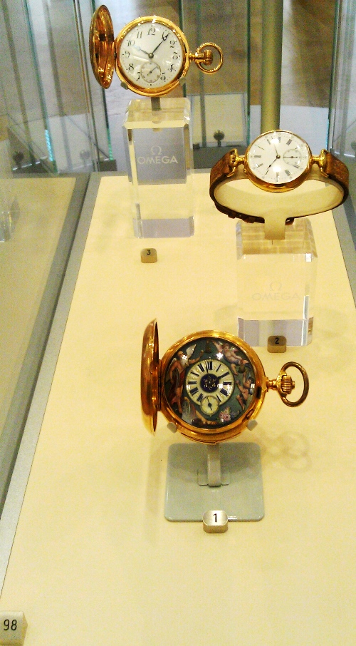 E53  Case 98  Musical Omega watches.jpg