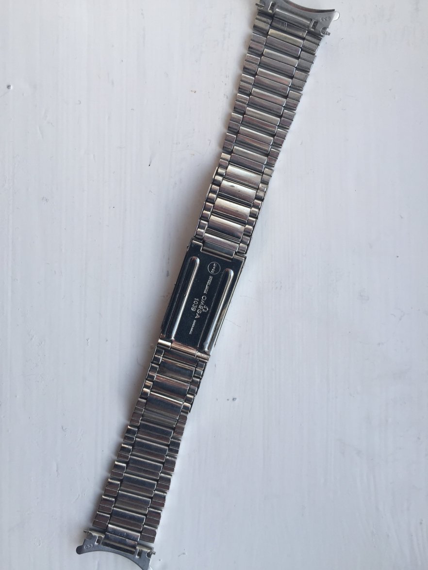 omega 1039 bracelet