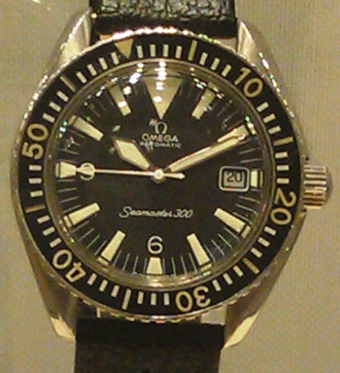 G34 Case 72 Seamaster 300 big triangle.jpg