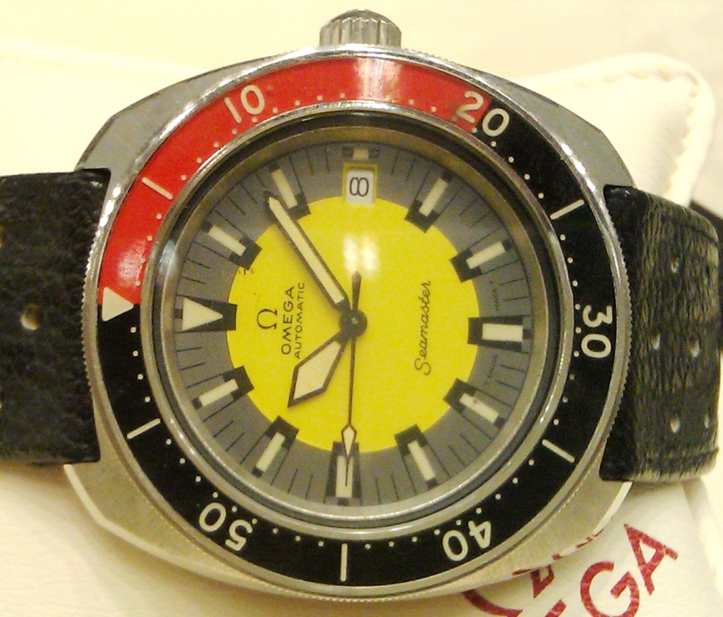 G44 Case 74 1970s Diver Seamaster banana.jpg