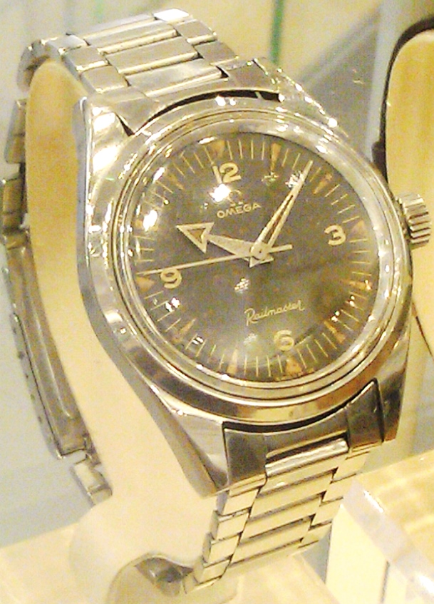 E63  Case 100  Railmaster CK 2914 watch.jpg