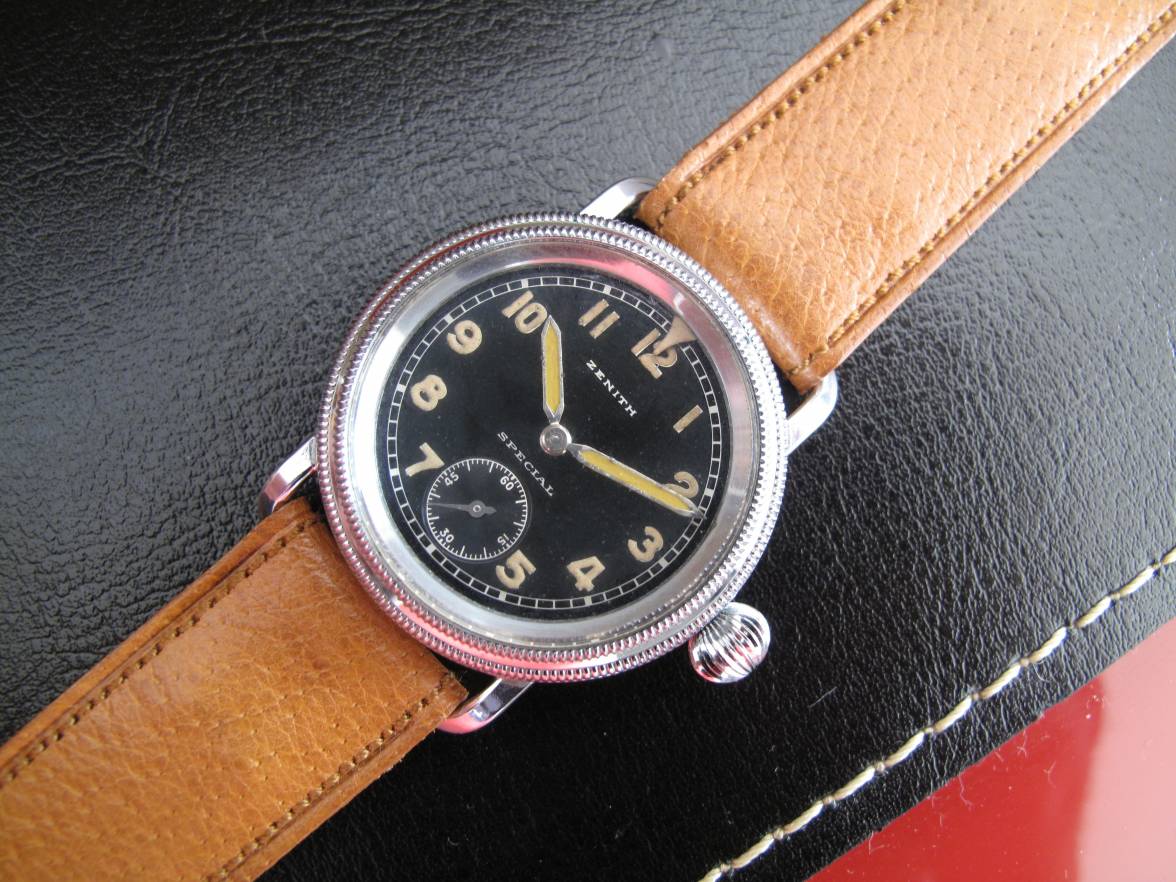 Special watch. Zenith Pilot Vintage. Zenith часы 1940г. Zenith Brown. Zenith Vintage наручные часы черный циферблат.