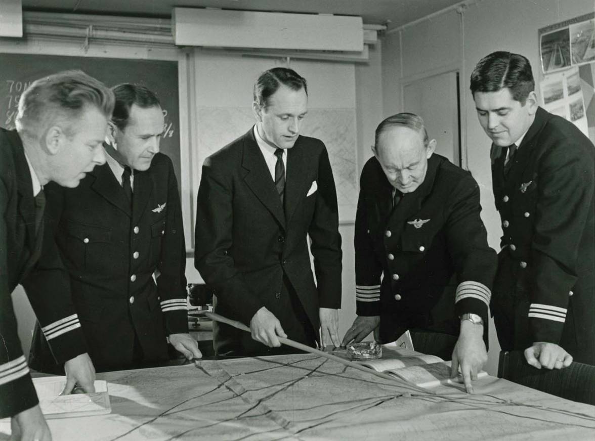 planing polar flight-1954.jpg