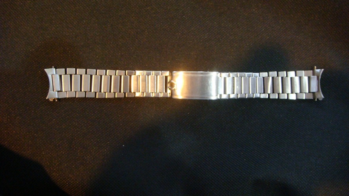 1155-146 flat link omega bracelet 008.JPG