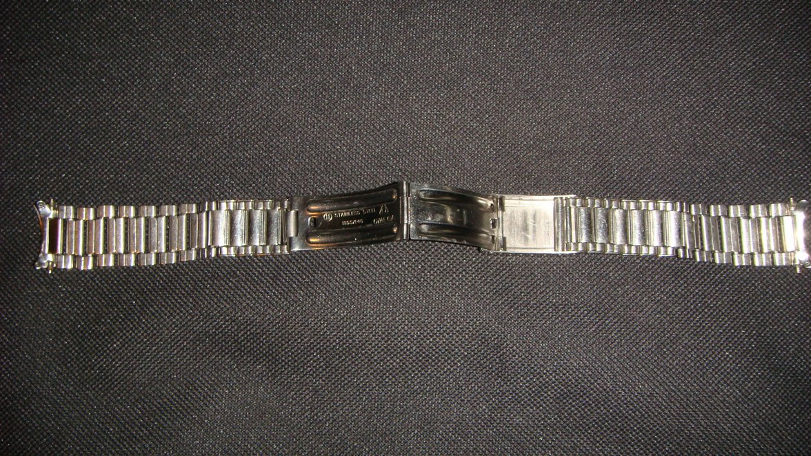 1155-146 flat link omega bracelet 005.JPG