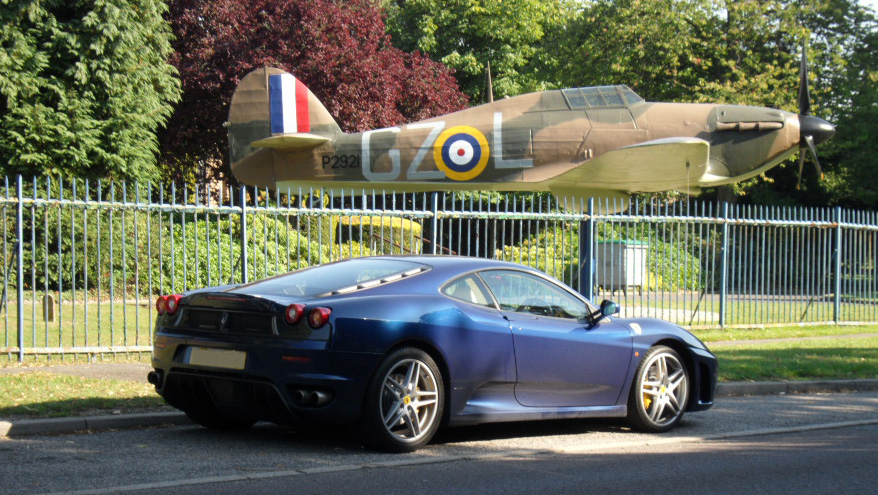 Ferrari vs Hurricane.jpg