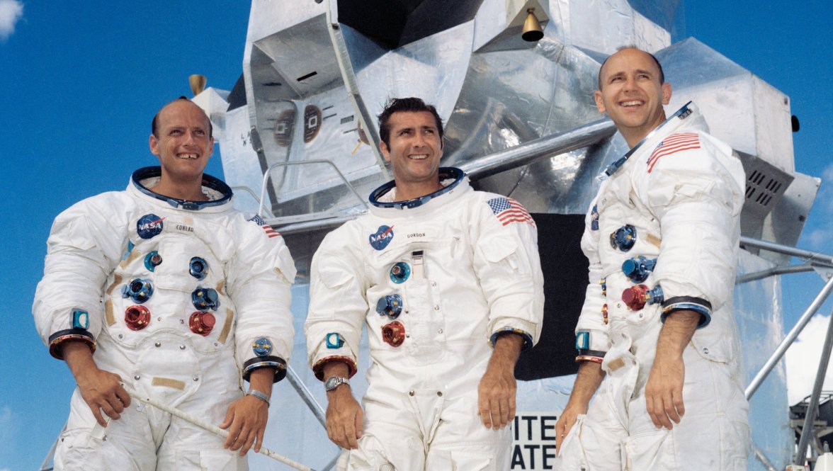 Apollo_12_crew.jpg