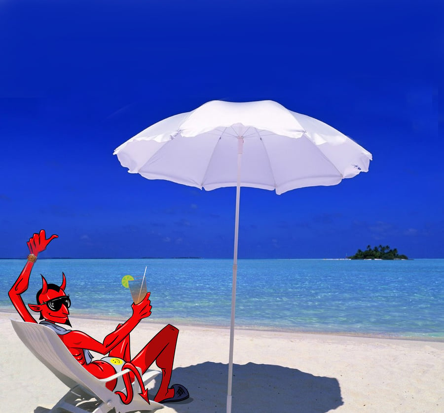 devil__s_beach_by_kev7n-d3d048w.jpg