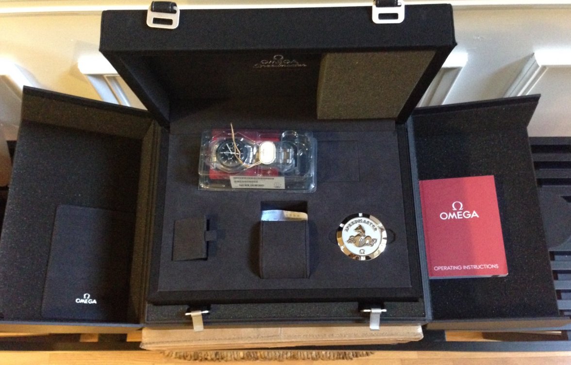 Speedmaster Box.JPG