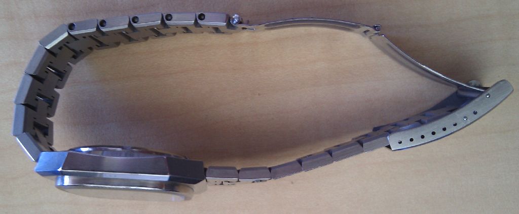 Watch and band - non crown side.jpg