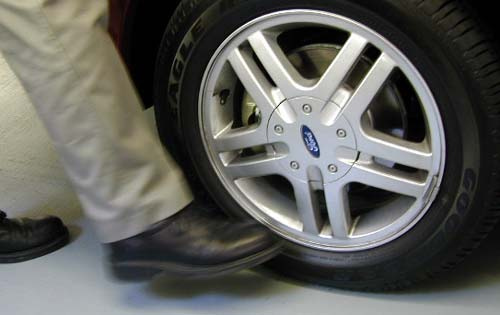 Tyre-kicker.jpg Tyre-kicker.jpg