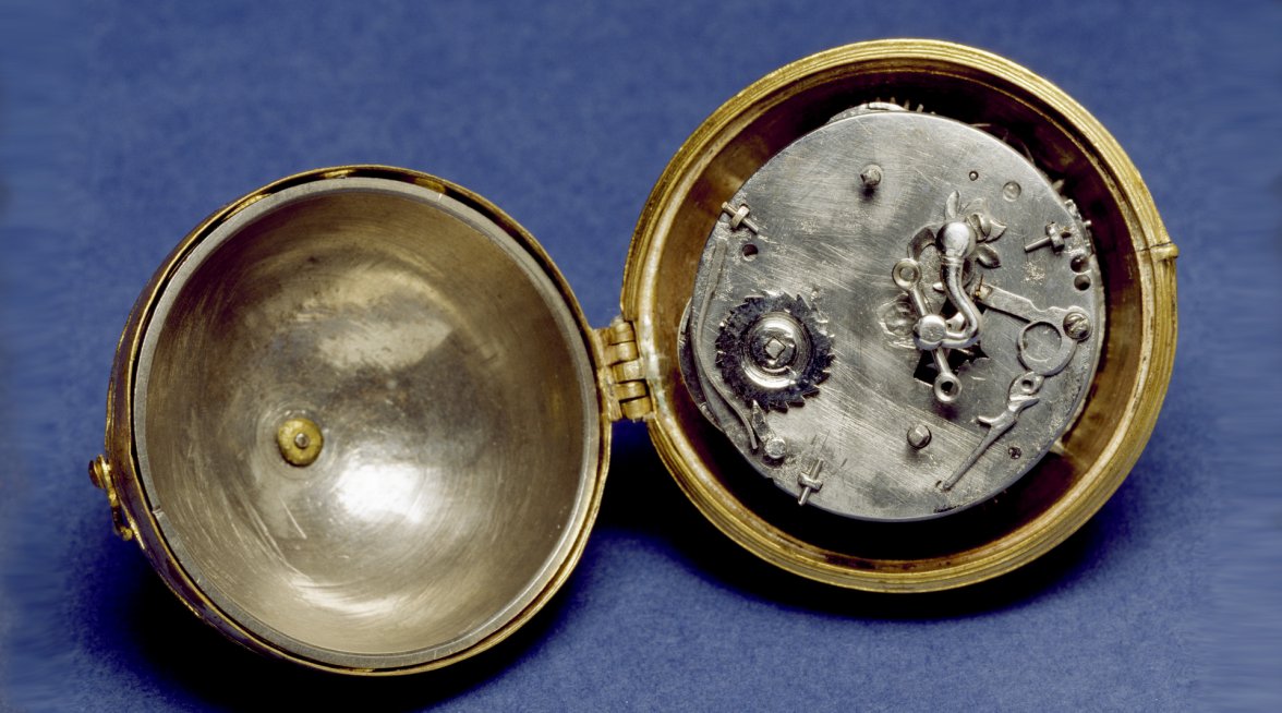 German_-_Spherical_Table_Watch_Melanchthons_Watch_-_Walters_5817_-_View_D.jpg