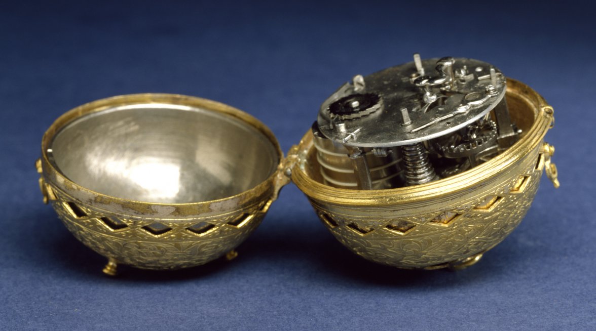 German_-_Spherical_Table_Watch_Melanchthons_Watch_-_Walters_5817_-_View_E.jpg