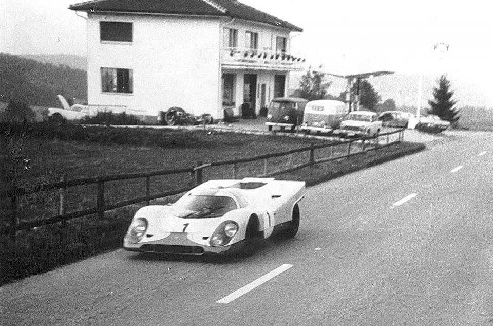 Jo_Siffert_on_the_road-1200x793.jpg Jo_Siffert_on_the_road-1200x793.jpg