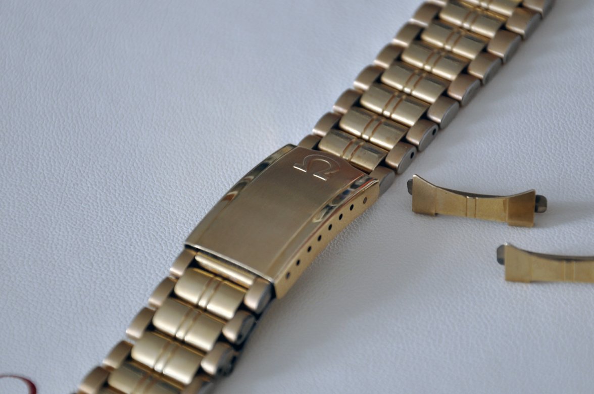 omega 1069 bracelet