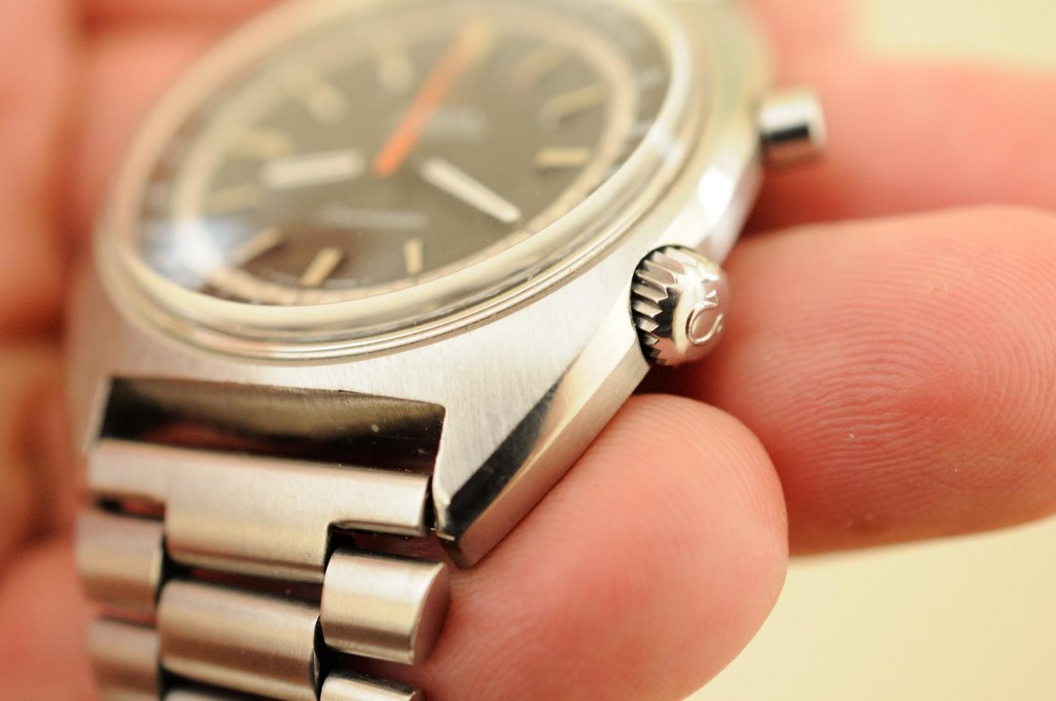 145007 Seamaster right side case.jpg