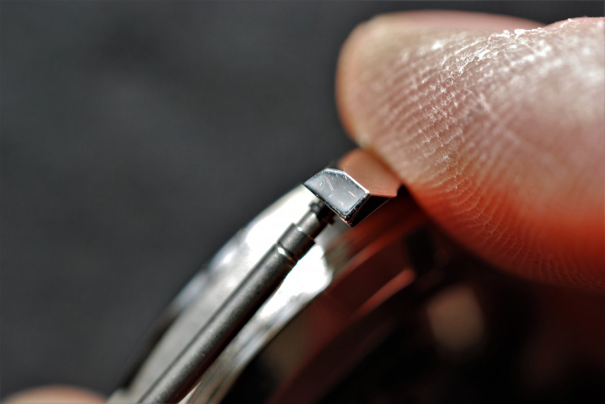 Photo 19 Railmaster Lug Tip Scratches.jpg