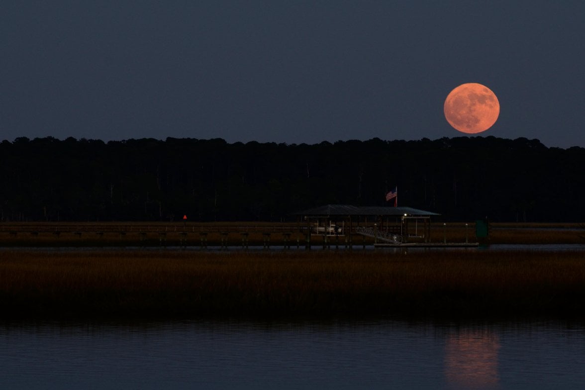 Moonrise IOH_110317 8223.jpg