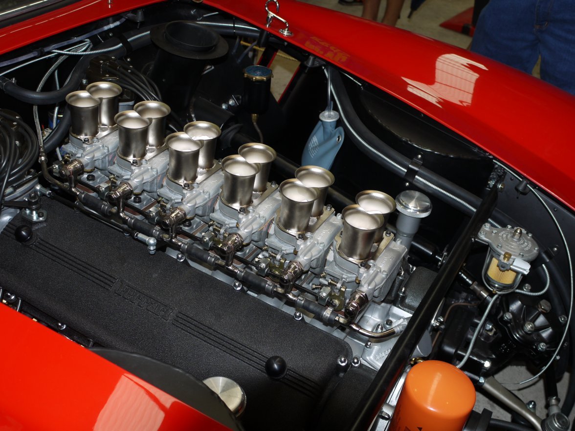 ferrari_gto_v12.jpg