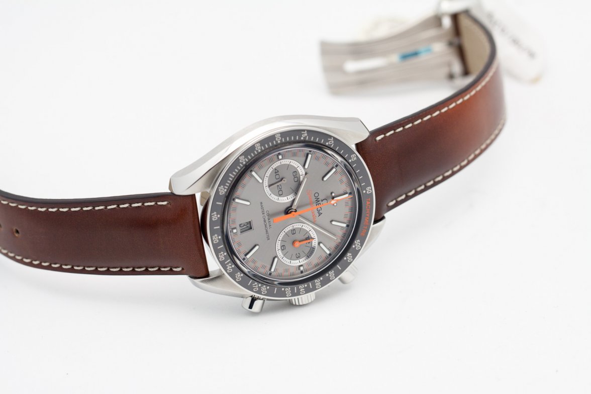 Omega Speedmaster Coaxial Racing 17087-23.jpg
