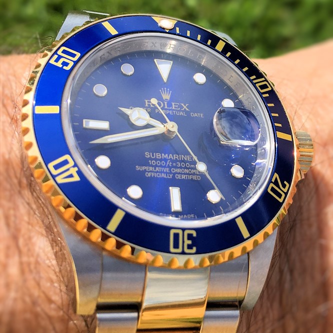 Montre du jour Generic Smart Photo Cropped Web Blur Lower.jpg