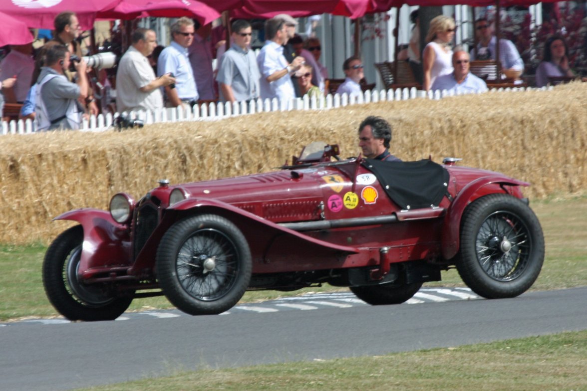 1933_Alfa_Romeo_8C_2600.jpg