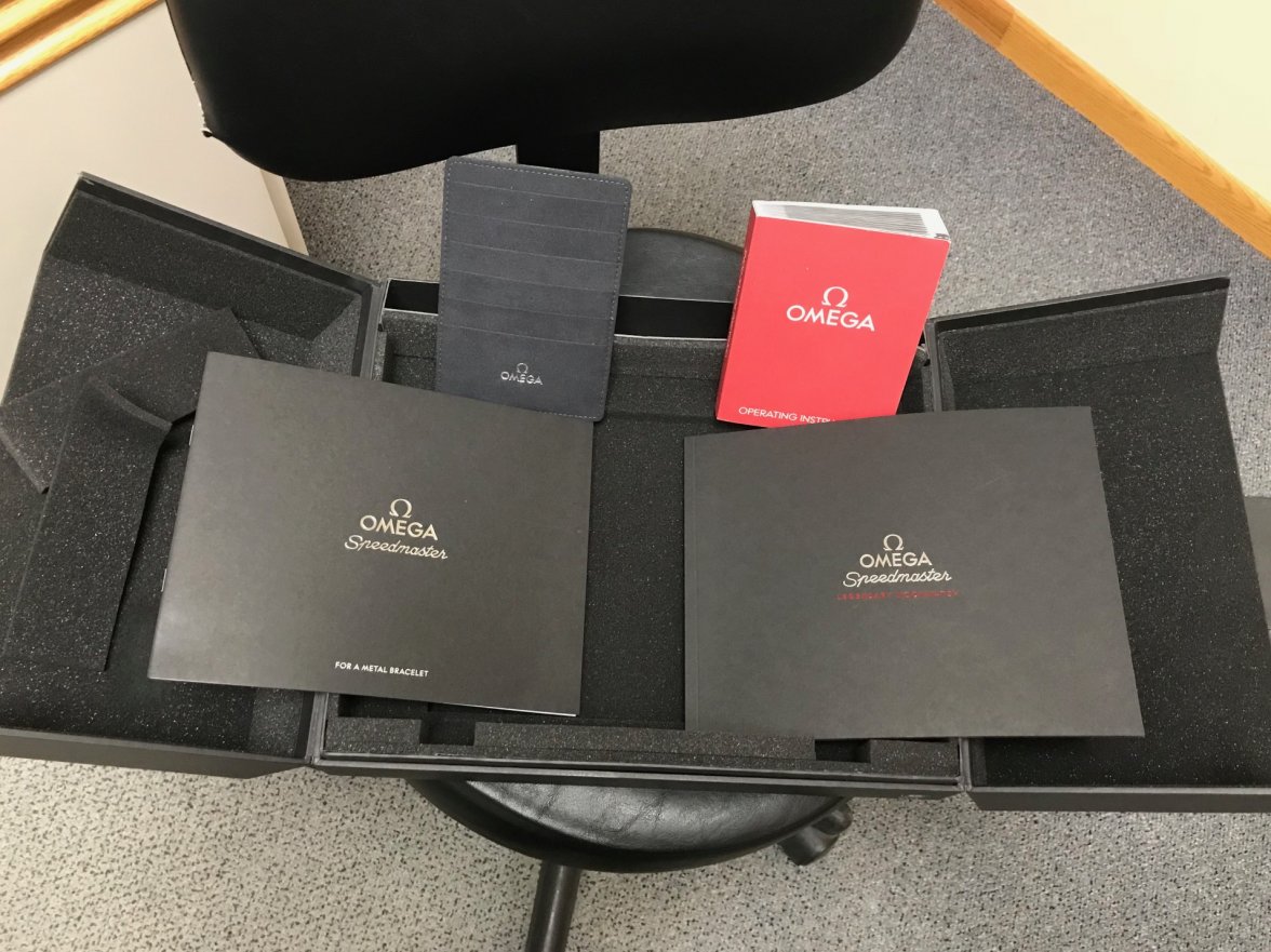 omega speedmaster professional box