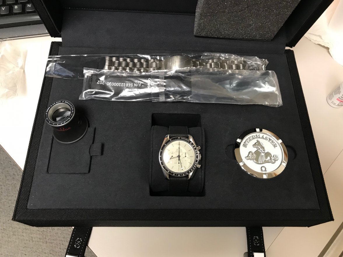 omega speedmaster professional box