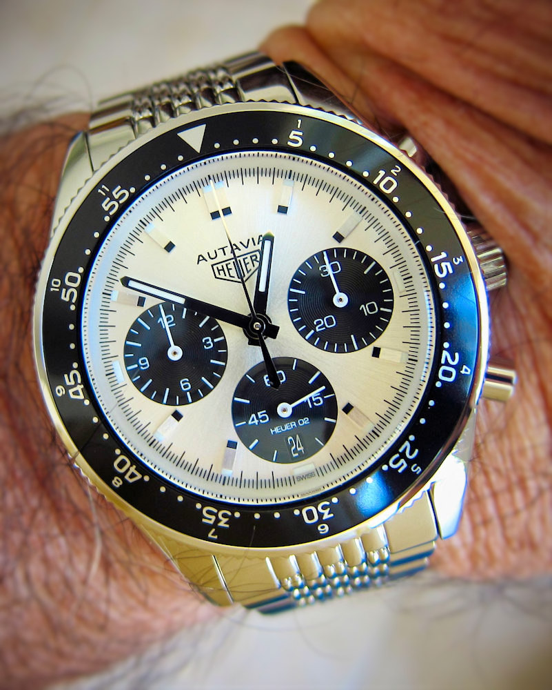 Montre du jour 24 IMG_2535 Cropped Luminar Smart Photo Web Blur Lower.jpg