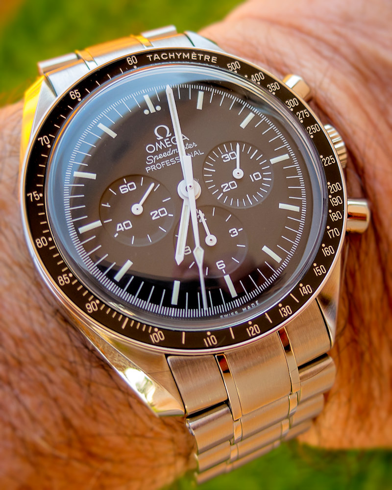 Montre du jour Speedmaster IMG_2834 Smart Photo Blur Web Lower.jpg