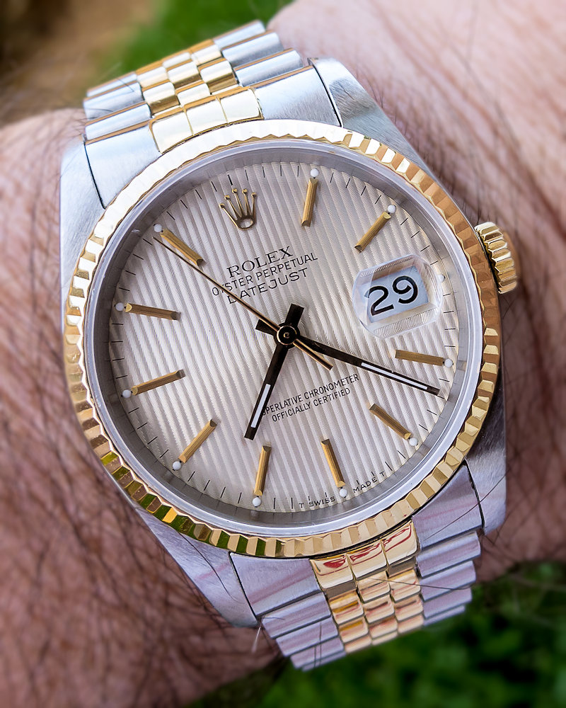 Montre du jour 29 IMG_2097 Web Smart Photo Blur Lower.jpg