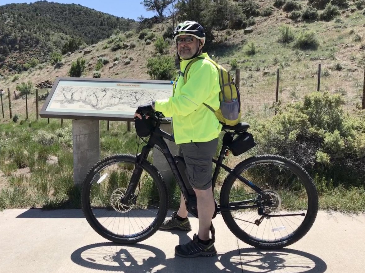 Larry Trek eBike Canyon.jpg