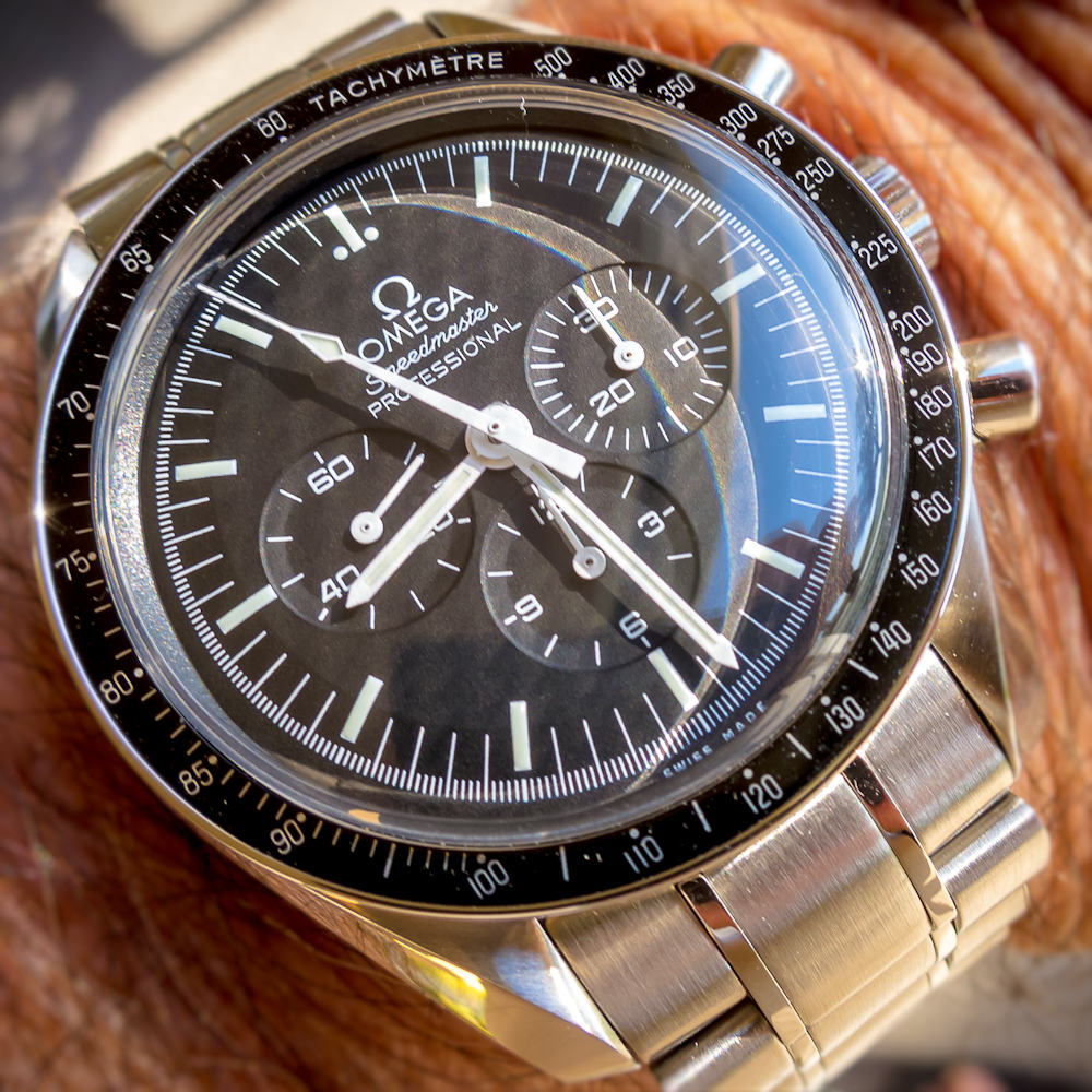 Montre du jour Speedmaster IMG_2826 Smart Photo Web Blur Lower.jpg