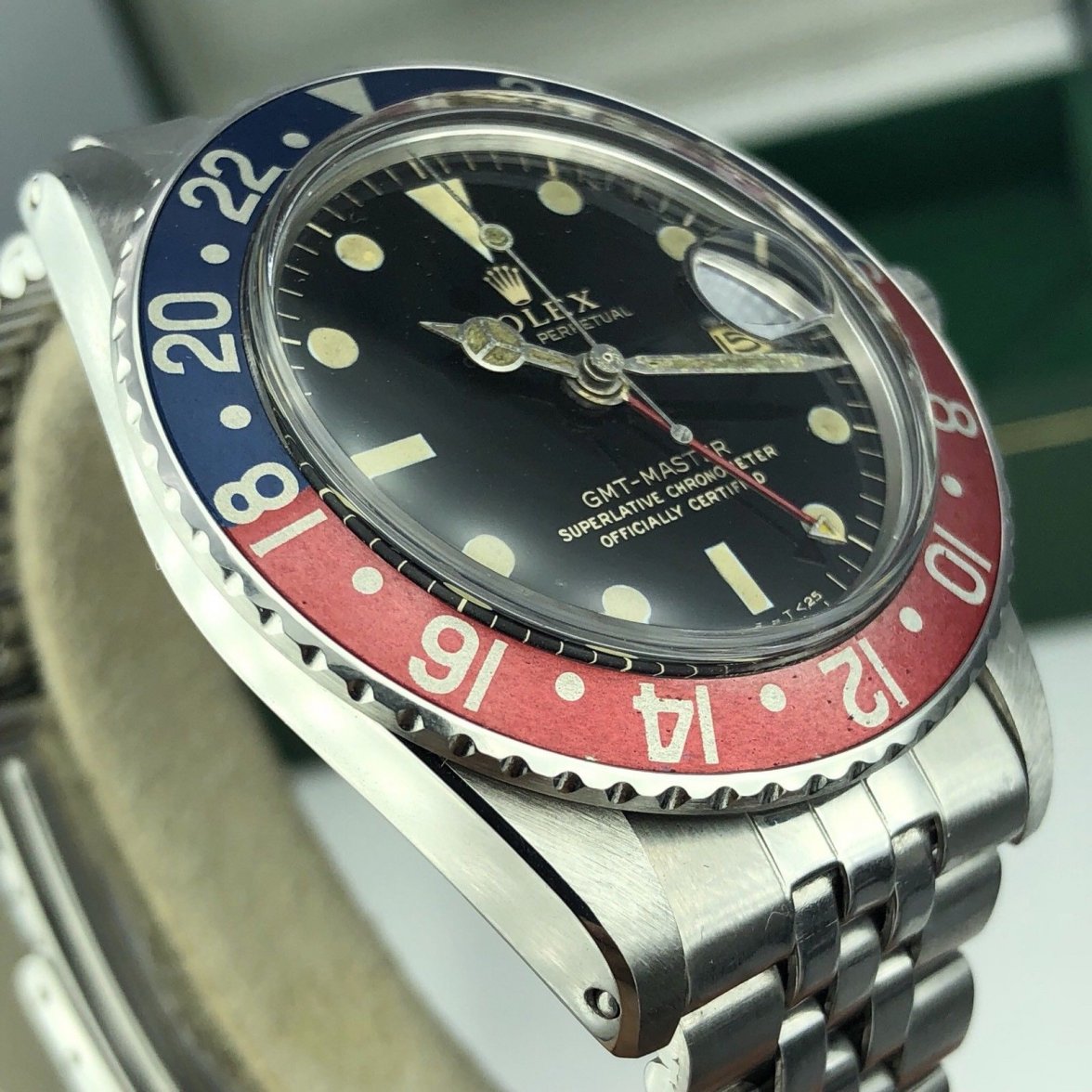 Vintage-Rolex-GMT-Master-1675-Gilt-Glossy-Dial-Fat-Pepsi-Font-With-Box-1965-8.jpg Vintage-Rolex-GMT-Master-1675-Gilt-Glossy-Dial-Fat-Pepsi-Font-With-Box-1965-8.jpg