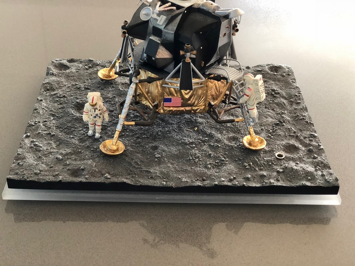 omega moon landing