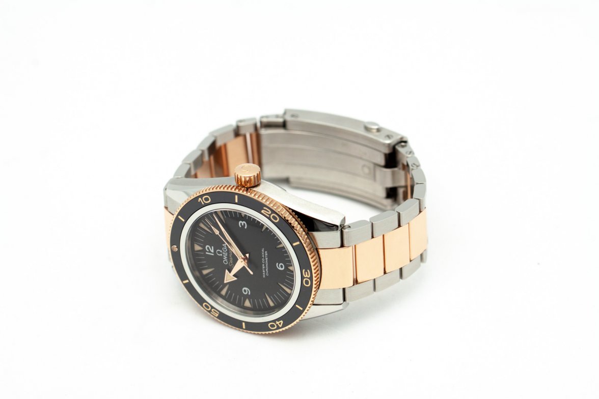 Omega Seamaster 300 Gold 17229-6.jpg
