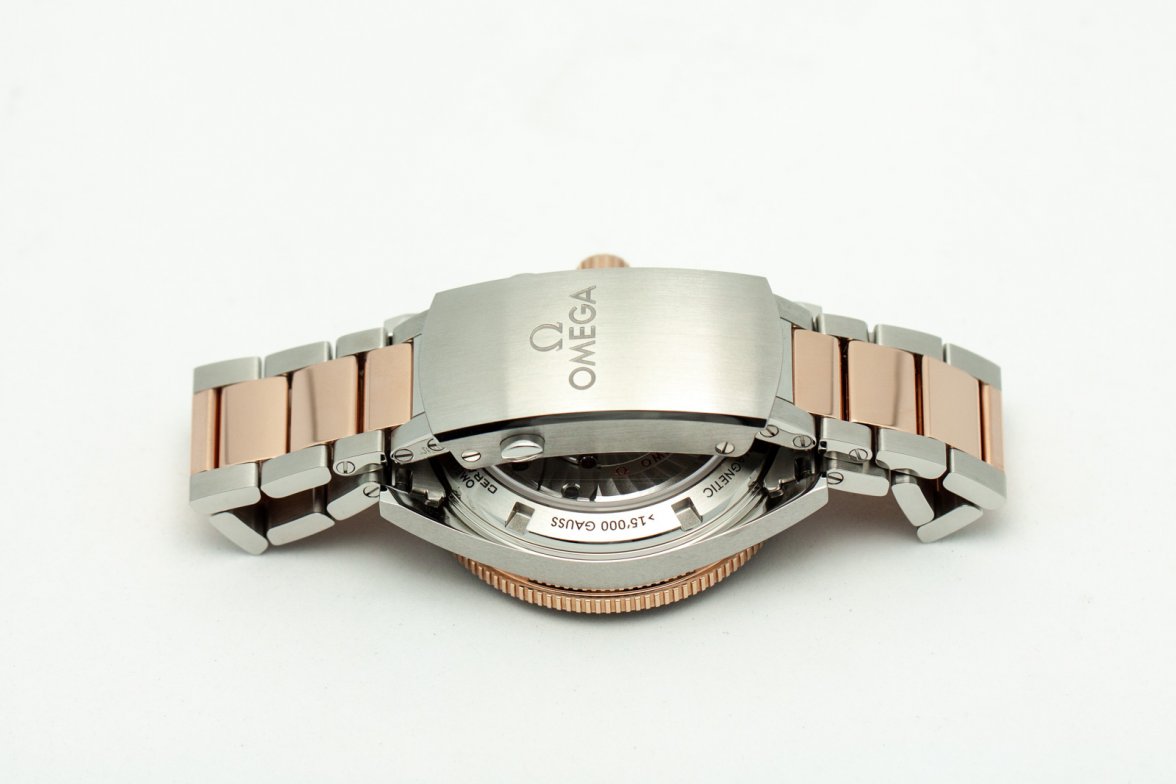 Omega Seamaster 300 Gold 17229-12.jpg