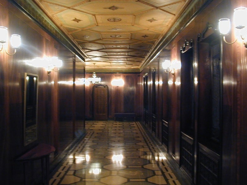 Narragansett lobby 1.jpg