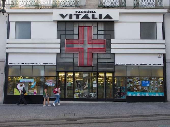 fachada-arte-deco-farmacia-vitalia-porto.jpg