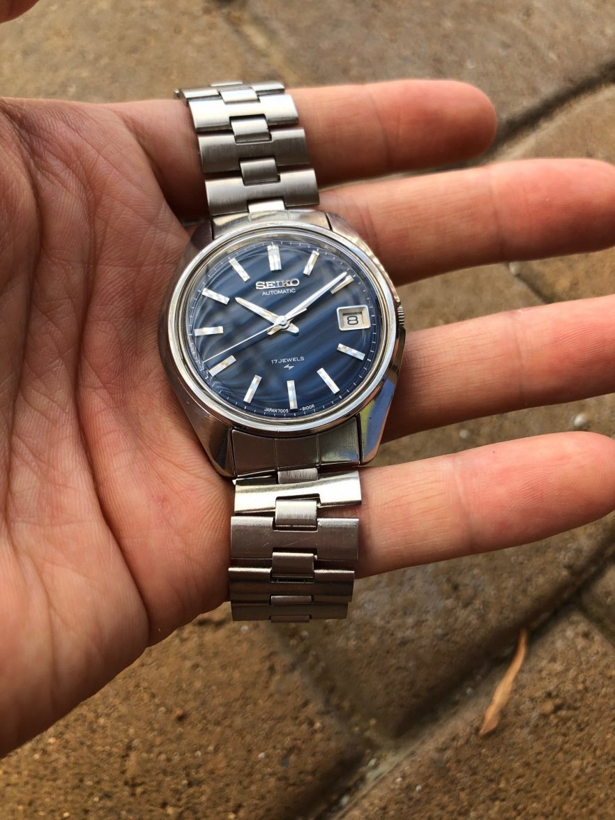 Seiko 7005 8022 glossy blue dial.jpg