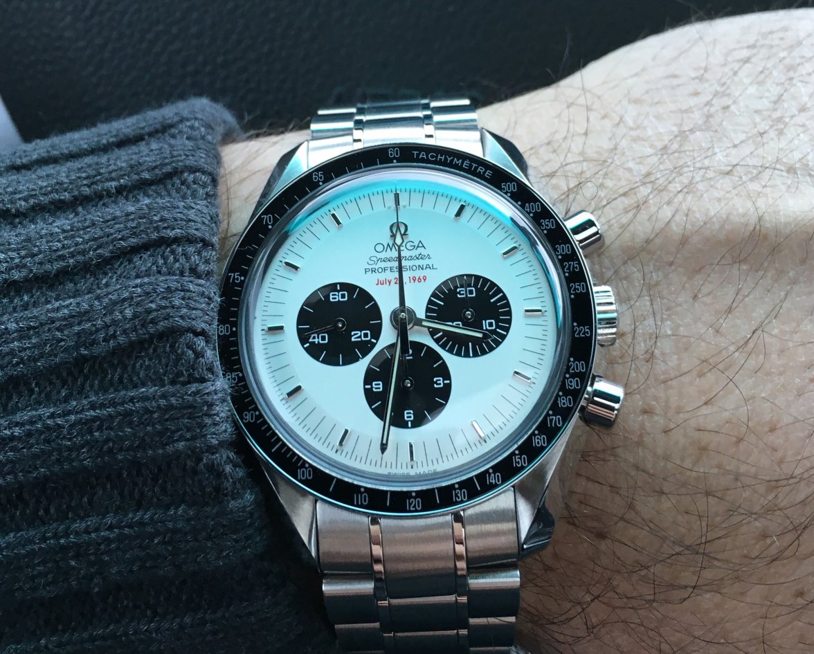 Omega Speedmaster - Apollo 11 35th Anniversary - 35693100 wrist.jpg