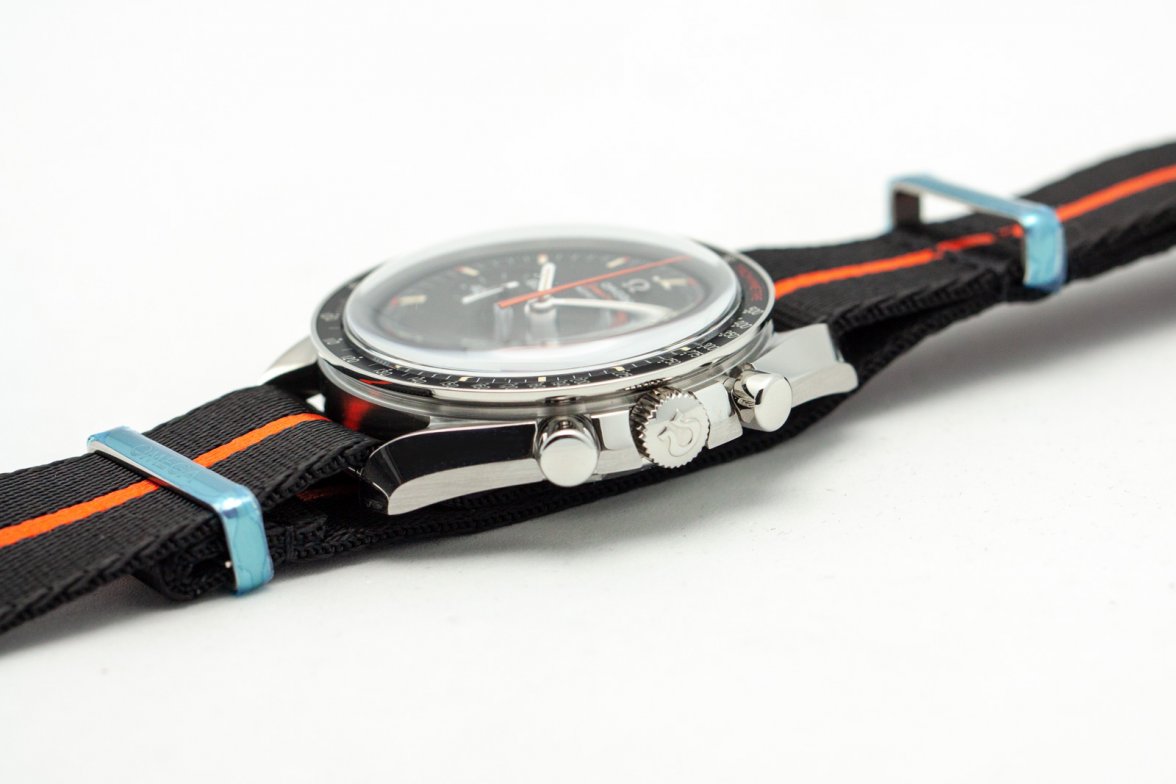 Omega Speedmaster Ultraman 17291-10.jpg